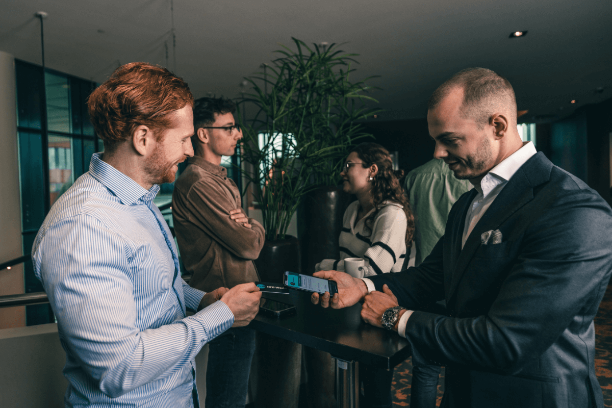 Netwerken op een beurs met NFC