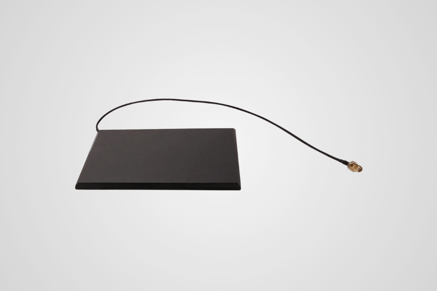 FA1515e UHF RFID Antenna 868 MHz SMA plat